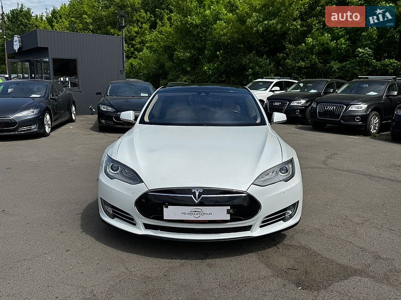 Ліфтбек Tesla Model S 2015 в Луцьку фото 3 Ліфтбек Tesla Model S 2015 в Луцьку