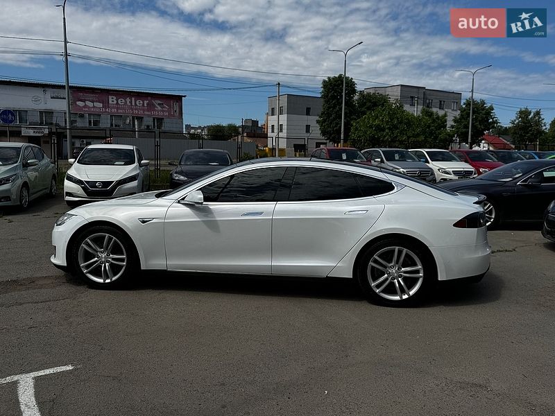 Ліфтбек Tesla Model S 2015 в Луцьку фото 12 Ліфтбек Tesla Model S 2015 в Луцьку