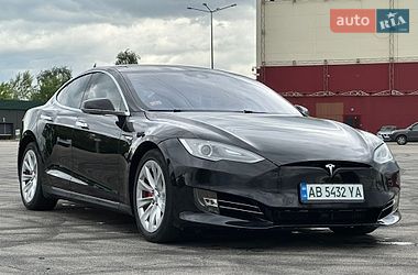 Ліфтбек Tesla Model S 2016 в Києві