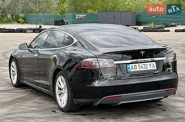 Ліфтбек Tesla Model S 2016 в Києві