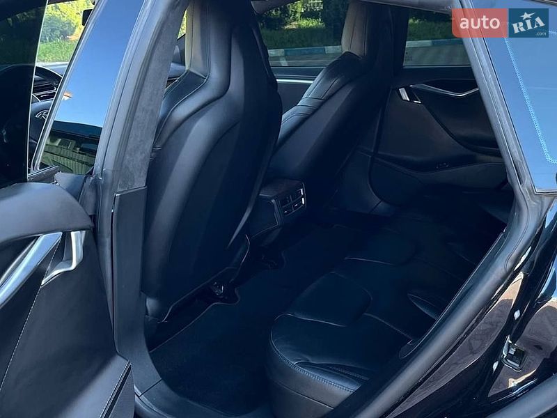 Ліфтбек Tesla Model S 2016 в Запоріжжі фото 15 Ліфтбек Tesla Model S 2016 в Запоріжжі