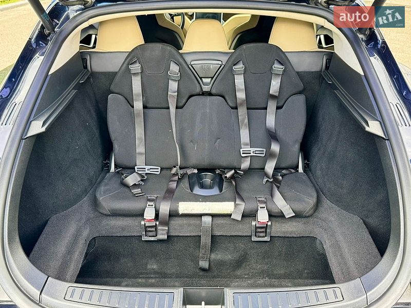 Лифтбек Tesla Model S 2014 в Буче