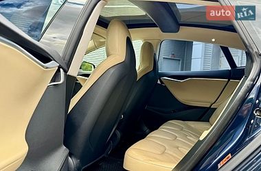 Лифтбек Tesla Model S 2014 в Буче
