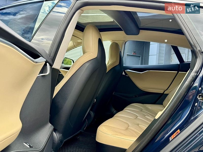Лифтбек Tesla Model S 2014 в Буче