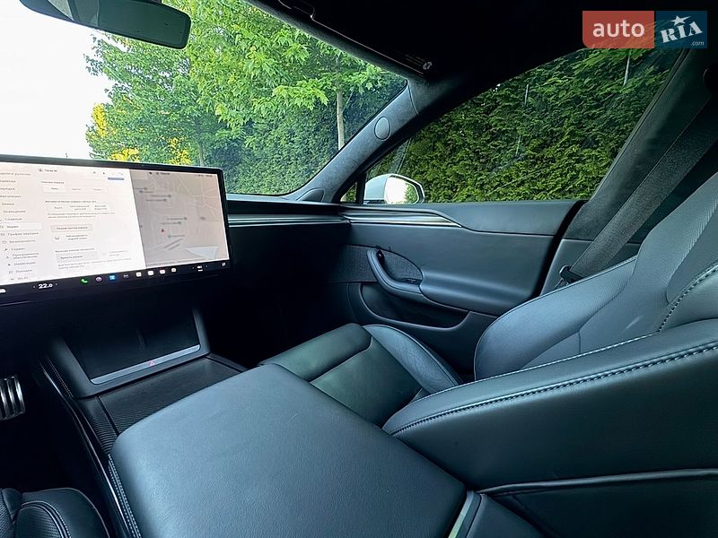 Лифтбек Tesla Model S 2022 в Киеве