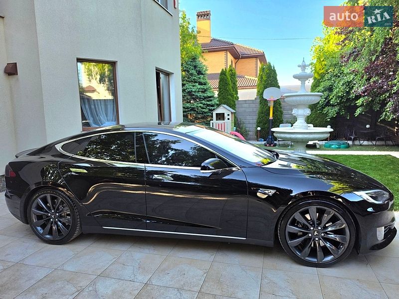 Лифтбек Tesla Model S 2013 в Одессе
