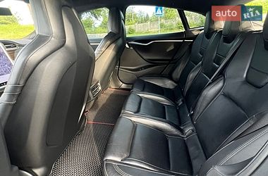 Лифтбек Tesla Model S 2015 в Виннице