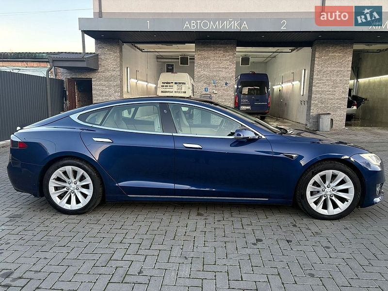 Ліфтбек Tesla Model S 2018 в Рівному