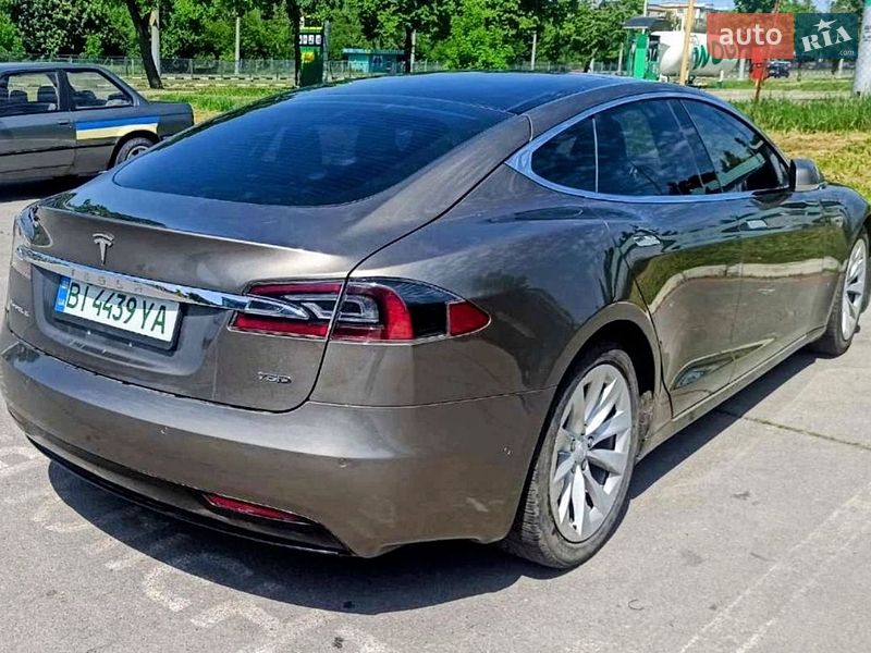 Лифтбек Tesla Model S 2016 в Харькове