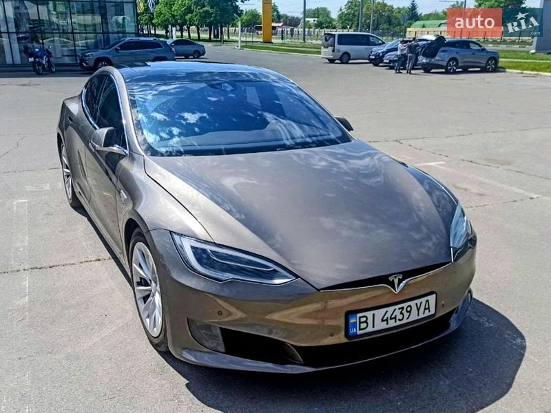 Лифтбек Tesla Model S 2016 в Харькове