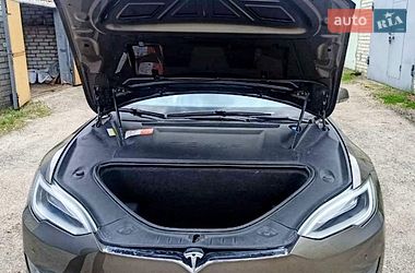 Лифтбек Tesla Model S 2016 в Харькове