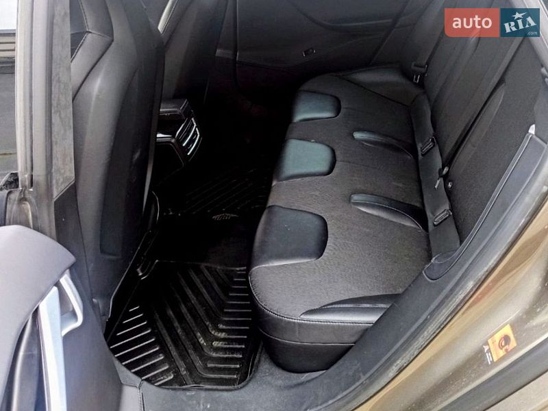 Лифтбек Tesla Model S 2016 в Харькове