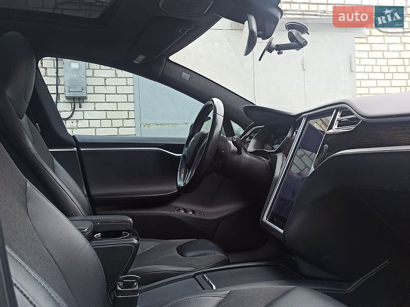Лифтбек Tesla Model S 2016 в Харькове