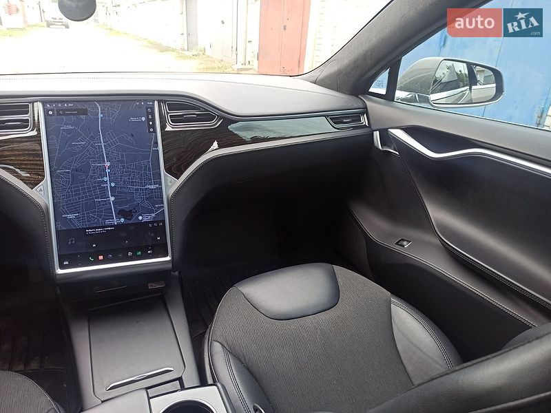 Лифтбек Tesla Model S 2016 в Харькове