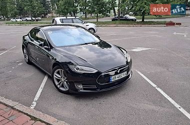 Ліфтбек Tesla Model S 2015 в Вінниці