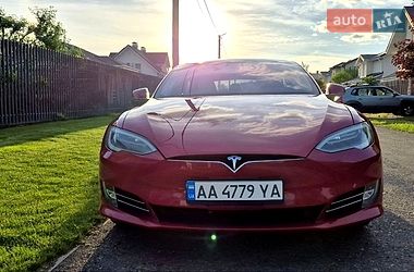Ліфтбек Tesla Model S 2017 в Києві