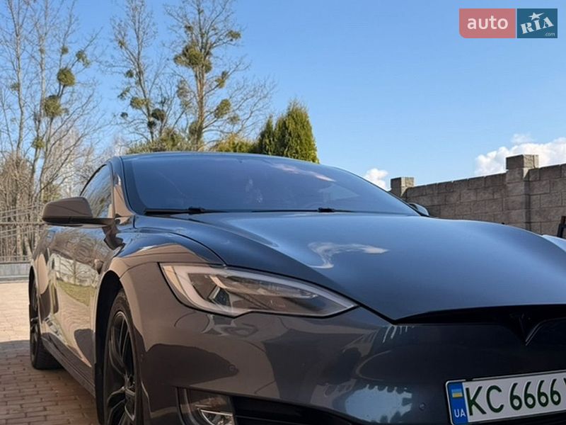 Ліфтбек Tesla Model S 2017 в Луцьку