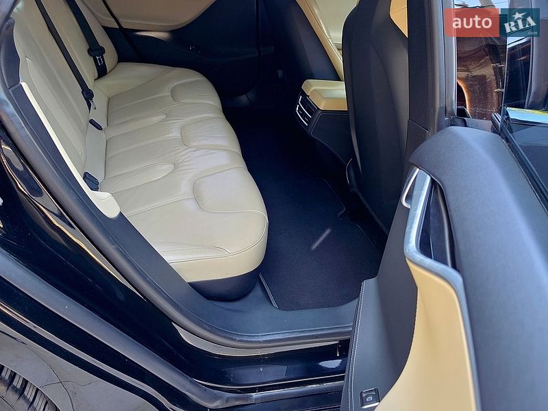 Лифтбек Tesla Model S 2013 в Одессе