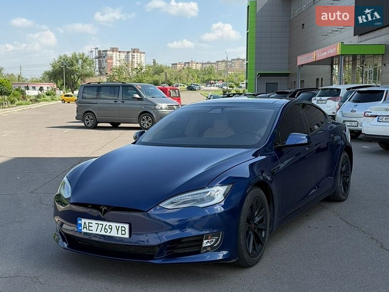 Tesla Model S 2018