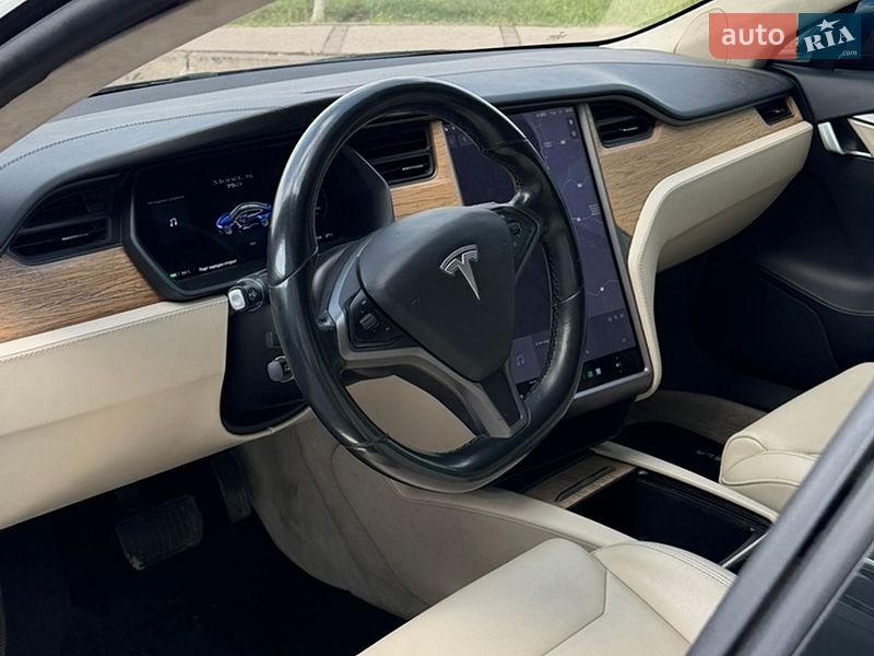 Лифтбек Tesla Model S 2018 в Кривом Роге