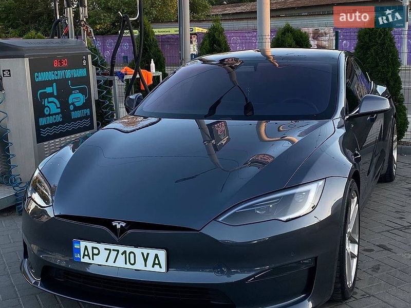 Лифтбек Tesla Model S 2022 в Запорожье