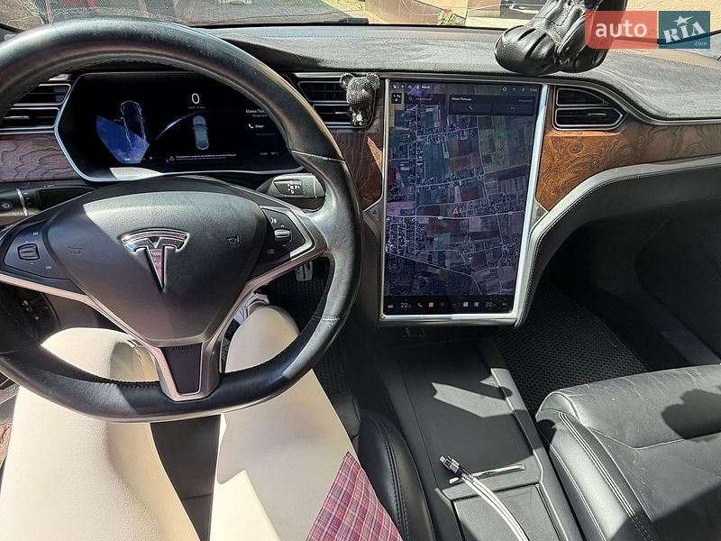 Ліфтбек Tesla Model S 2017 в Луцьку