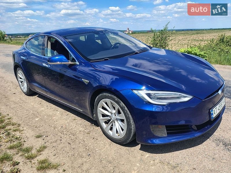 Лифтбек Tesla Model S 2016 в Ивано-Франковске фото Лифтбек Tesla Model S 2016 в Ивано-Франковске