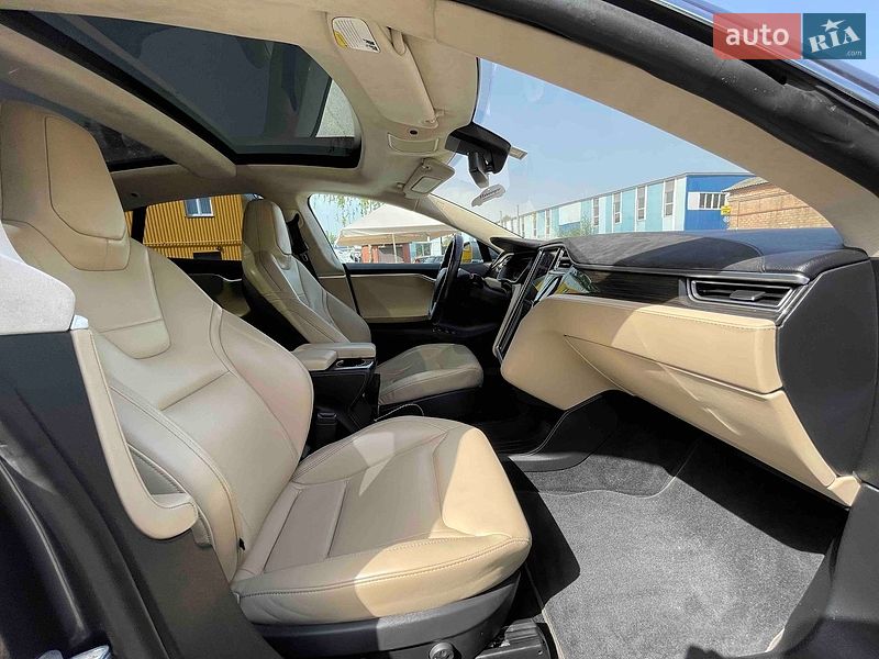 Лифтбек Tesla Model S 2015 в Чернигове фото 2 Лифтбек Tesla Model S 2015 в Чернигове