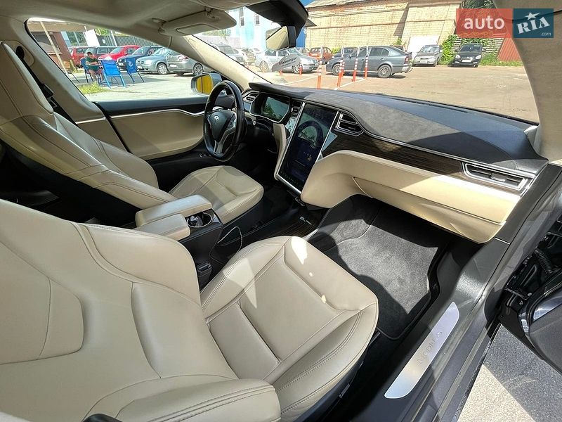 Лифтбек Tesla Model S 2015 в Чернигове фото 14 Лифтбек Tesla Model S 2015 в Чернигове