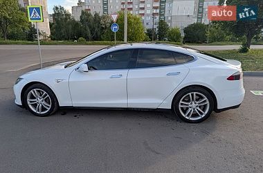Лифтбек Tesla Model S 2014 в Чернигове