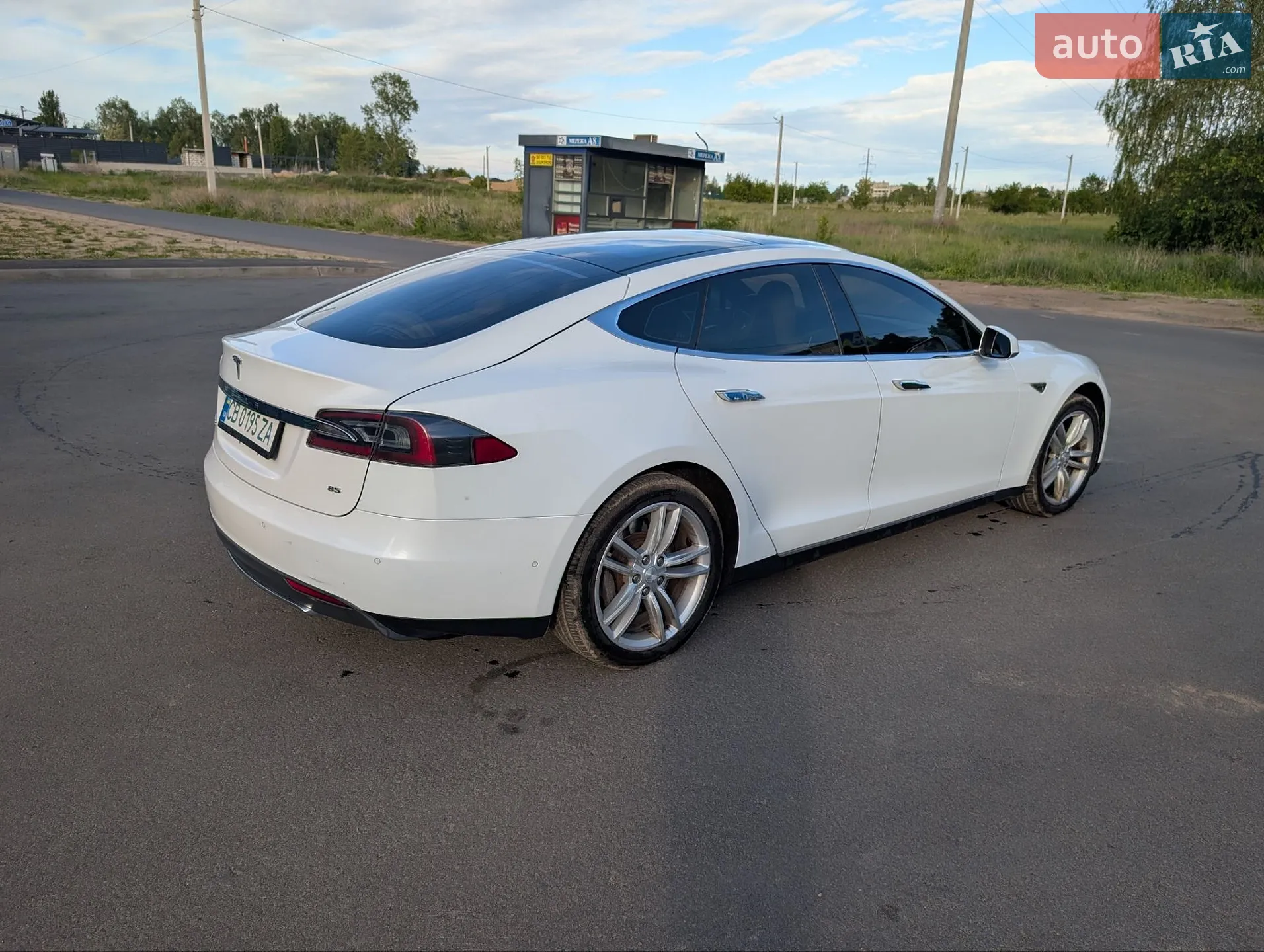 2014 Tesla Model S - мініатюра 2