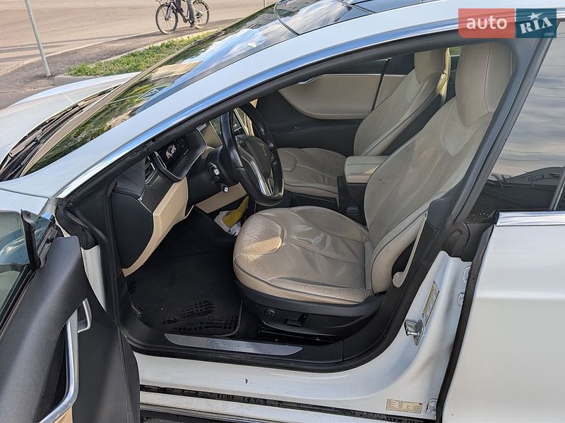 Лифтбек Tesla Model S 2014 в Чернигове фото 14 Лифтбек Tesla Model S 2014 в Чернигове