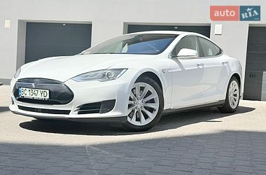 Ліфтбек Tesla Model S 2016 в Тернополі