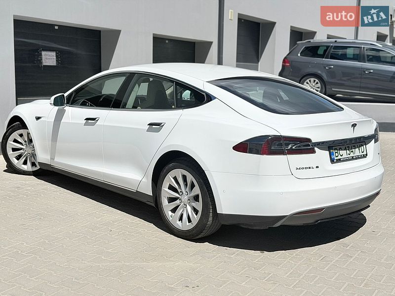 Ліфтбек Tesla Model S 2016 в Тернополі