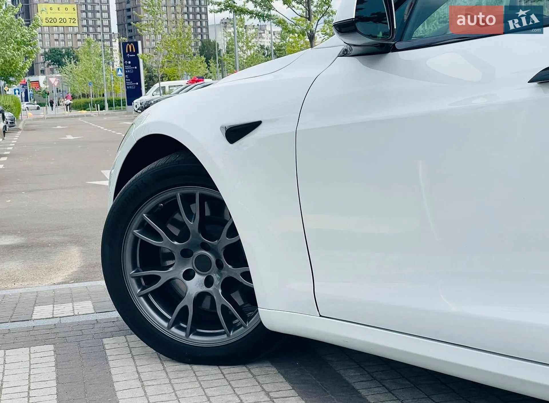 2022 Tesla Model S - мініатюра 8