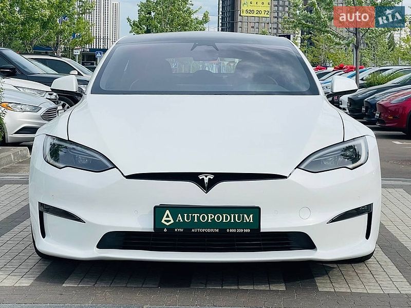 Лифтбек Tesla Model S 2022 в Киеве
