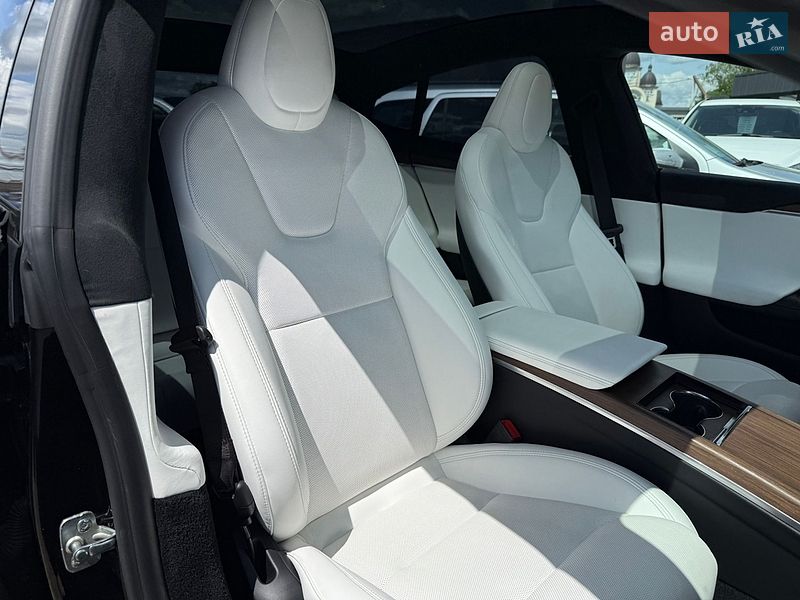 Лифтбек Tesla Model S 2023 в Стрые