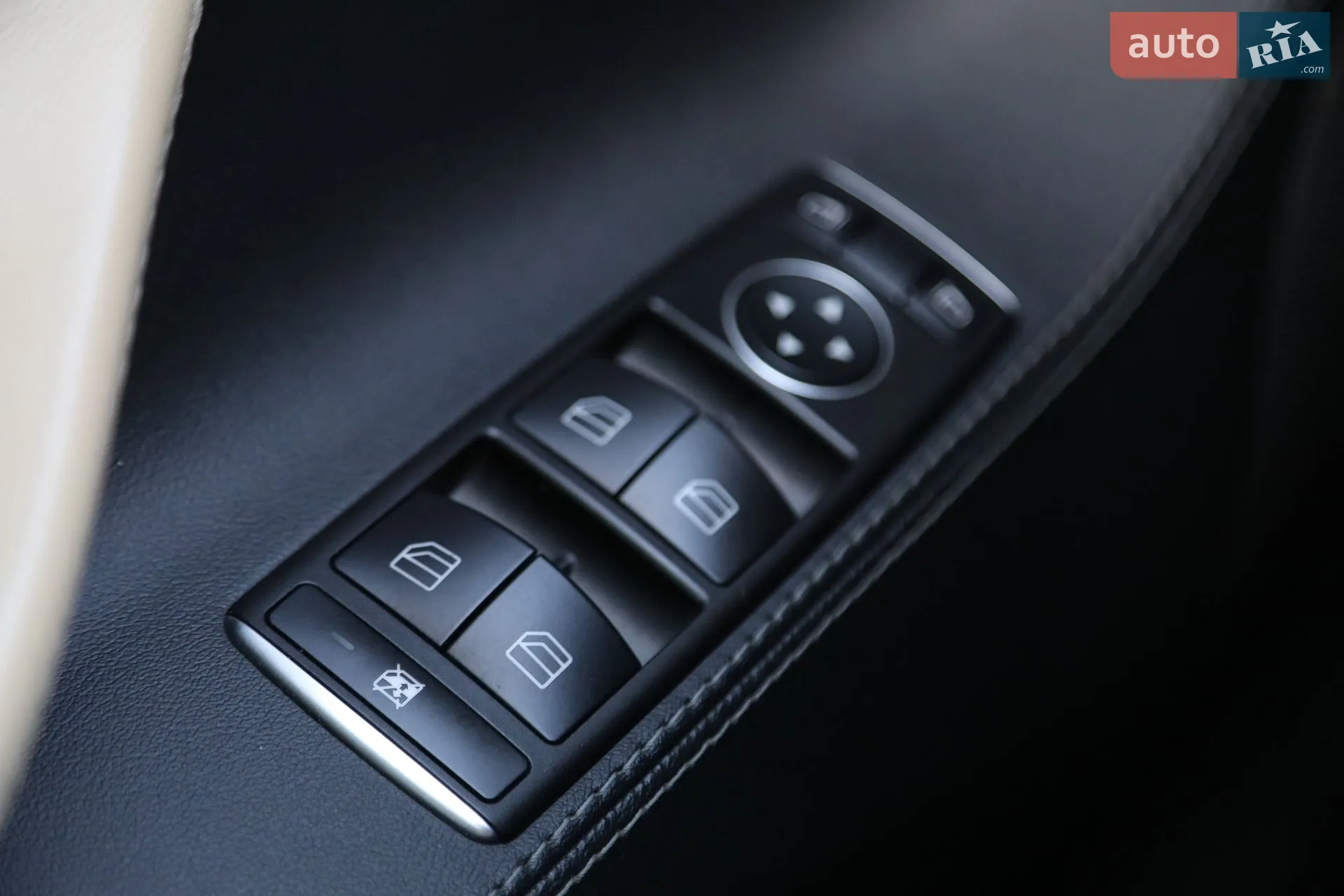 2015 Tesla Model S - мініатюра 21