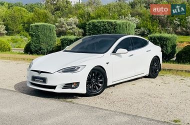 Ліфтбек Tesla Model S 2016 в Дніпрі фото 3 Ліфтбек Tesla Model S 2016 в Дніпрі