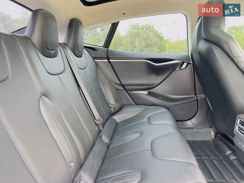 Ліфтбек Tesla Model S 2016 в Дніпрі фото 19 Ліфтбек Tesla Model S 2016 в Дніпрі