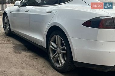 Ліфтбек Tesla Model S 2015 в Одесі
