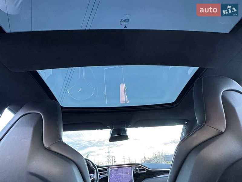 Ліфтбек Tesla Model S 2016 в Бучі