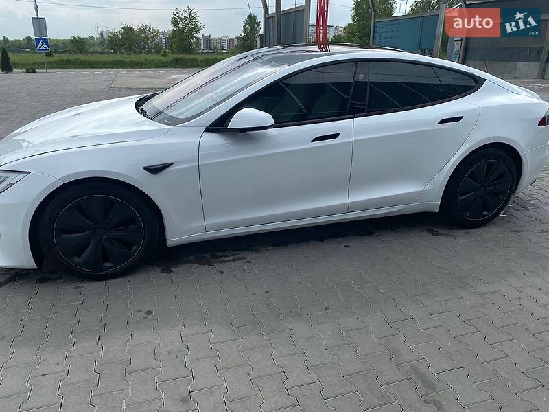 Лифтбек Tesla Model S 2021 в Киеве