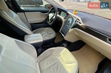 Лифтбек Tesla Model S 2014 в Буче