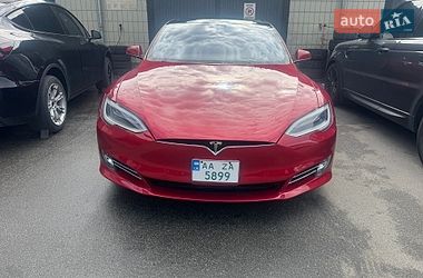 Лифтбек Tesla Model S 2016 в Киеве