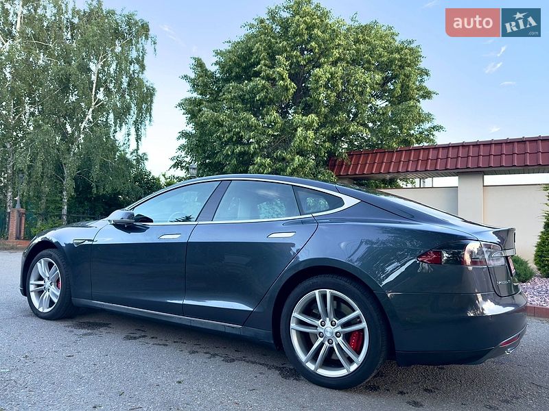 Лифтбек Tesla Model S 2014 в Одессе