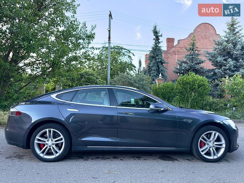 Лифтбек Tesla Model S 2014 в Одессе