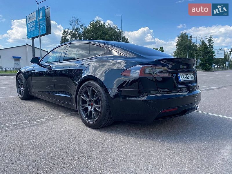 Лифтбек Tesla Model S 2021 в Киеве