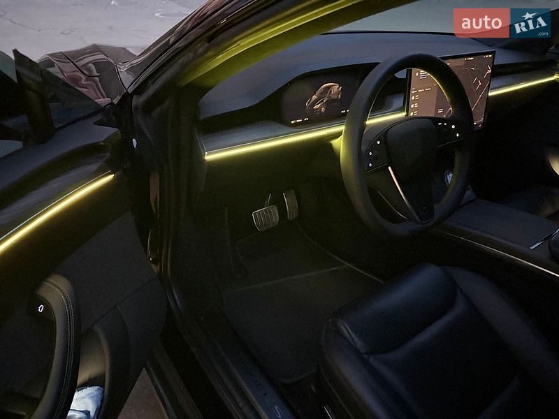 Лифтбек Tesla Model S 2021 в Киеве