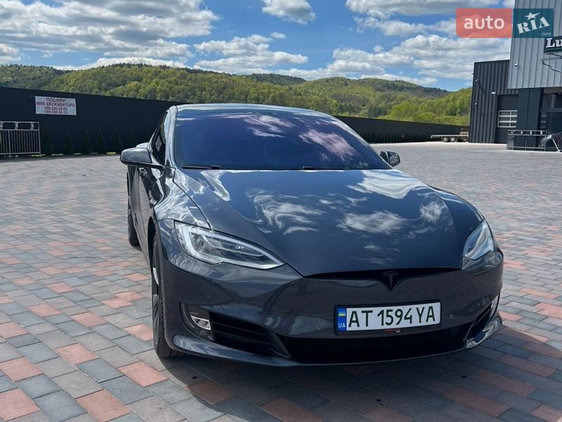 Ліфтбек Tesla Model S 2019 в Івано-Франківську